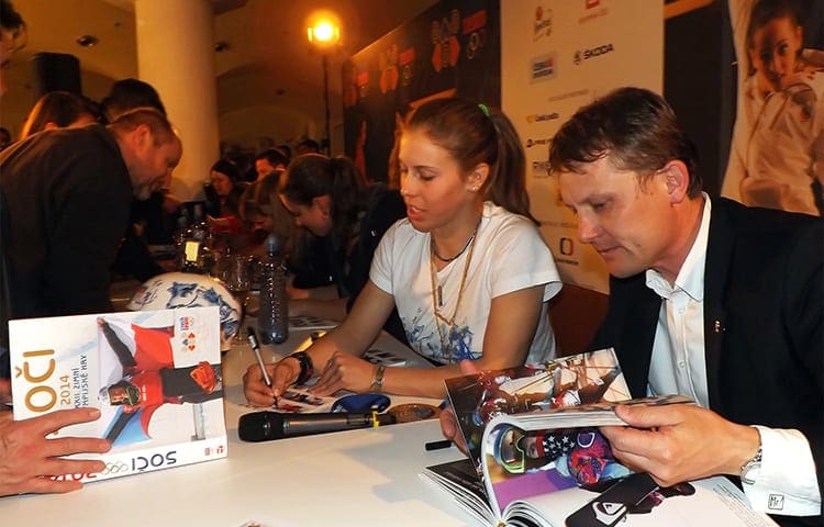 Křest knihy ZOH Soči 2014 si nenechaly ujít stovky sportovních fandů