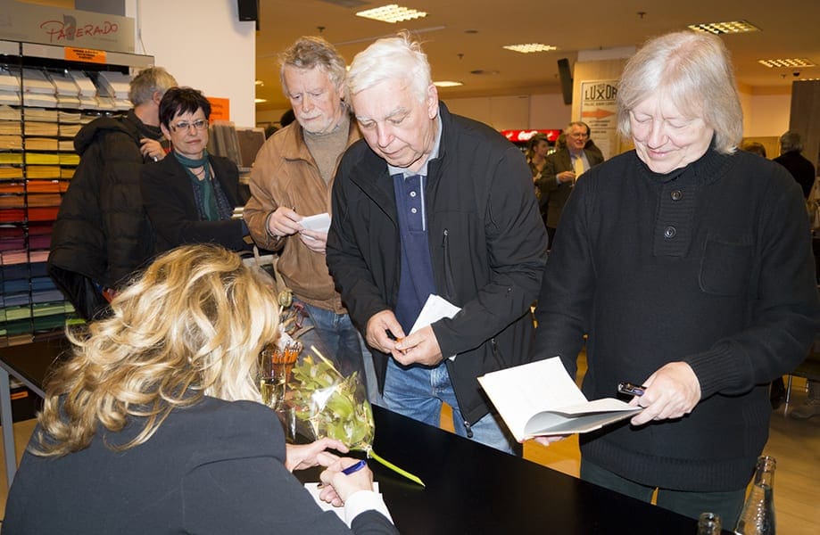 jsem_mrtvy_neplacte_krest_obr_03