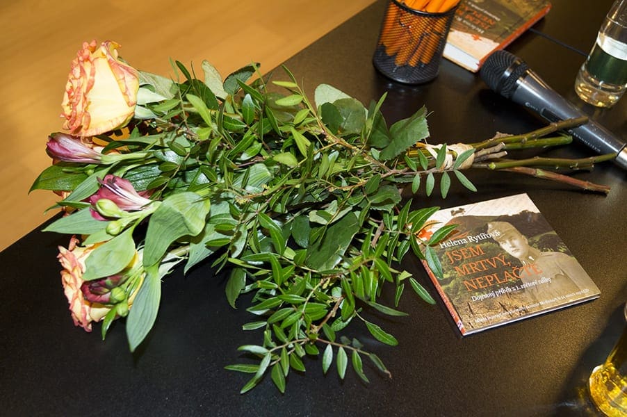 jsem_mrtvy_neplacte_krest_obr_05