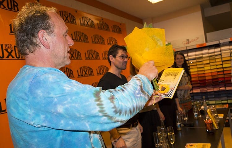 Kniha Slunečnice byla pokřtěna kyticí slunečnic