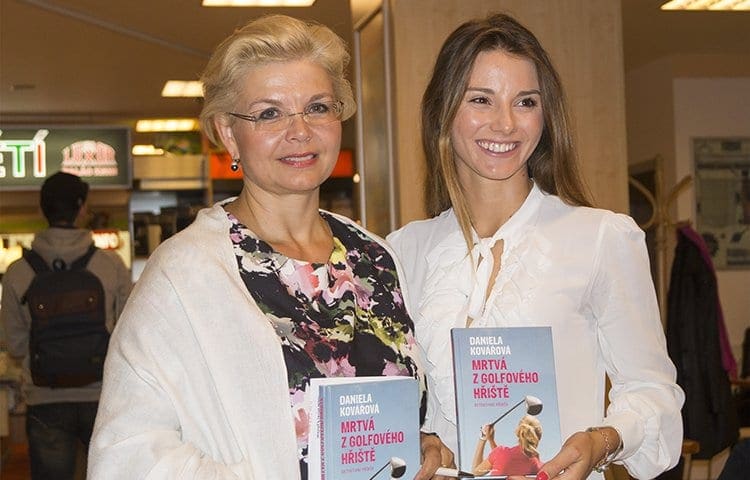 Mrtvou z golfového hřiště představili divákům zpěvák Richard Krajčo a golfistka Klára Spilková