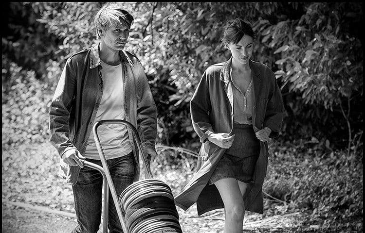 Ve stínu žen / L’ombre des femmes – recenze