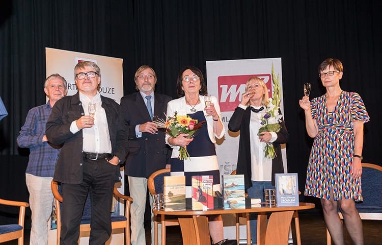 Loď v Bretani od Marty Davouze vyplula mezi čtenáře