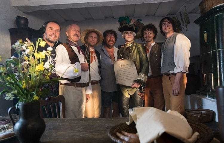 Zdeněk Troška natáčí pohádku Čertoviny s Jakubem Prachařem, Davidem Gránským či Sarou Sandevou