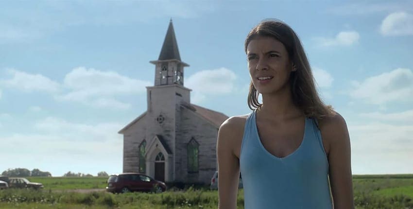 Recenze In the Tall Grass: Nový kingovský horor děsí zlověstnými trsy trávy. Ty však omylem přiškrtily pointu