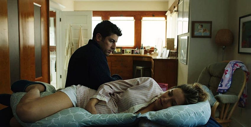 Recenze Bláznivá noc: Obscénní komedie vyvolá chvilkové zděšení, ale do paměti se nezapíše