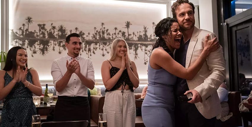 Recenze: Zkrať to, zlato je sympatická podívaná s pozitivním poselstvím, lehkou letní komedii zde však nehledejte