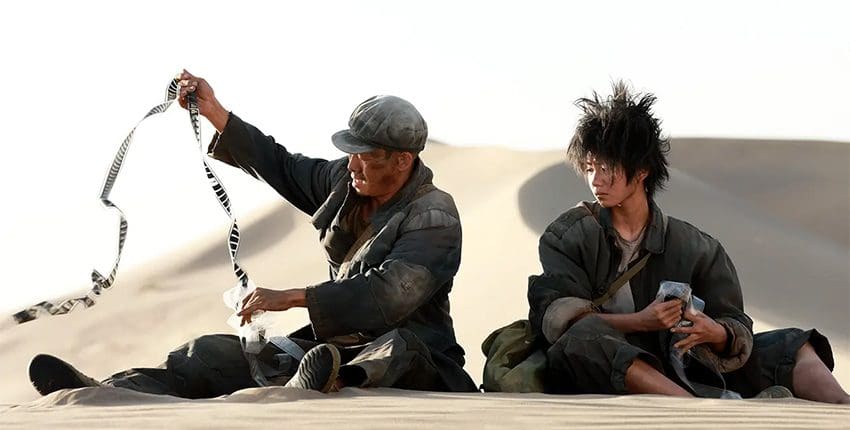 Recenze Jedna sekunda: Hluboký lidský příběh diváka tak nedostane, protože ho hned ze začátku odradí forma vypravování