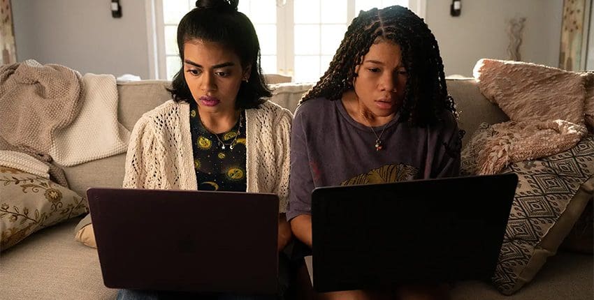 Recenze Nezvěstná: Napínavý příběh plný zvratů sledujeme skrze monitor