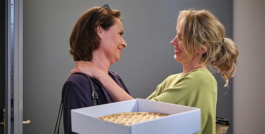 Odstartovalo natáčení komedie Matka v trapu s Petrou Hřebíčkovou a Lenkou Vlasákovou v hlavních rolích