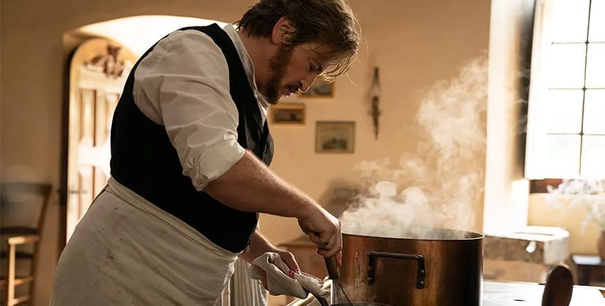 Recenze: Film Umění jíst a milovat je o lásce k jídlu a životu, ale může být těžko stravitelný