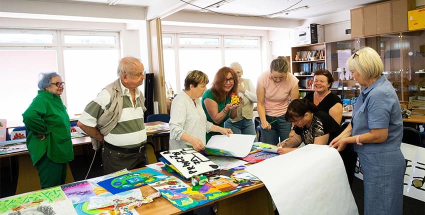 Výtvarná díla zrakově handicapovaných dětí či dvě projekce opatřené audio komentářem na 64. Zlín Film Festivalu