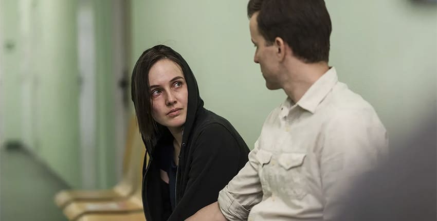 Recenze: Zápisník alkoholičky otevírá nepříjemné téma nepřikrášlenou formou