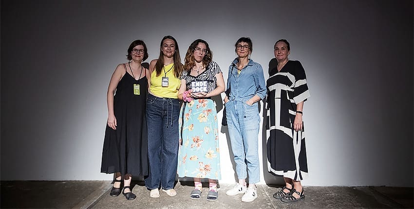 Mezinárodní filmový festival ELBE DOCK je u konce, zná své vítěze a odhalil, co znamená tajemný výraz BOO