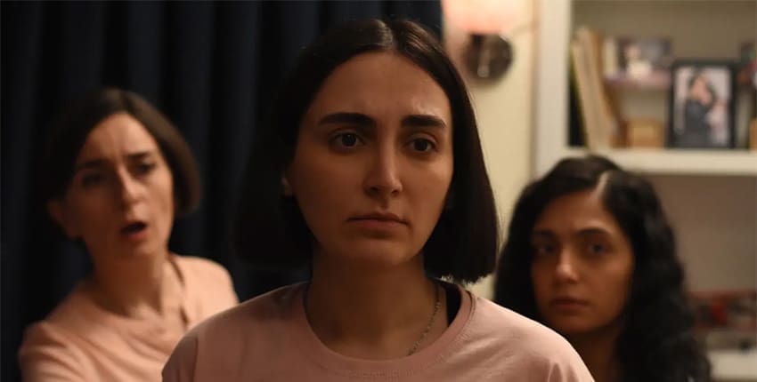 Recenze: Semínko posvátného fíkovníku sleduje tragický rozpad rodiny