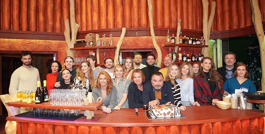 Dnes nás čeká poslední díl seriálu ZOO na televizních obrazovkách. Nebo ne?