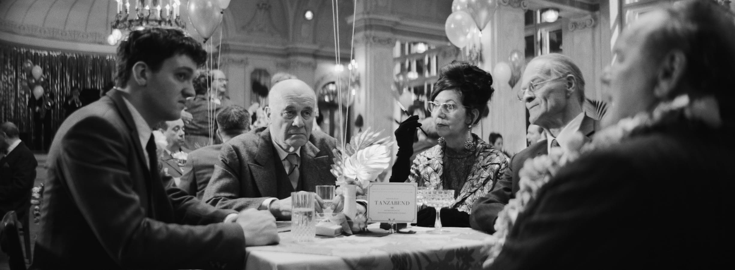 Teorie všeho (2023)