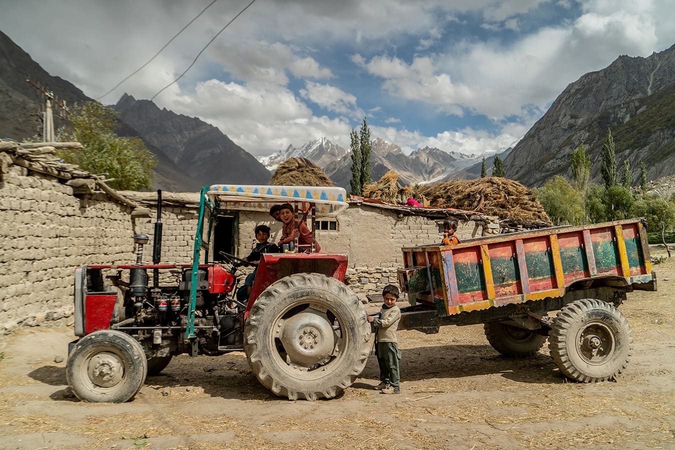 Za oponou velehor (2025)