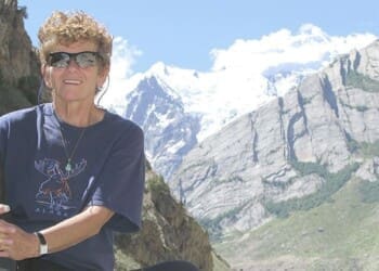 Recenze: Za oponou velehor je zajímavý dokument, který se toho však snaží pojmout až příliš moc