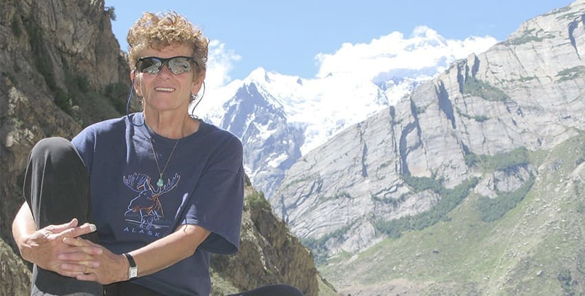 Recenze: Za oponou velehor je zajímavý dokument, který se toho však snaží pojmout až příliš moc