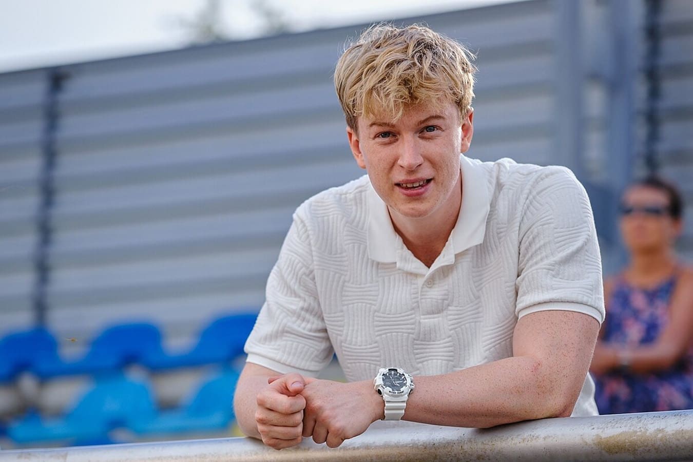 Holka od vedle (2025)