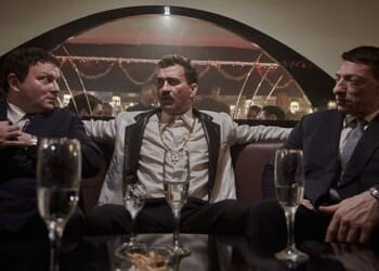 Recenze: ČERNÁK je velmi zábavný, ale úsměv nám ztuhne, protože tyhle příběhy se skutečně dějí