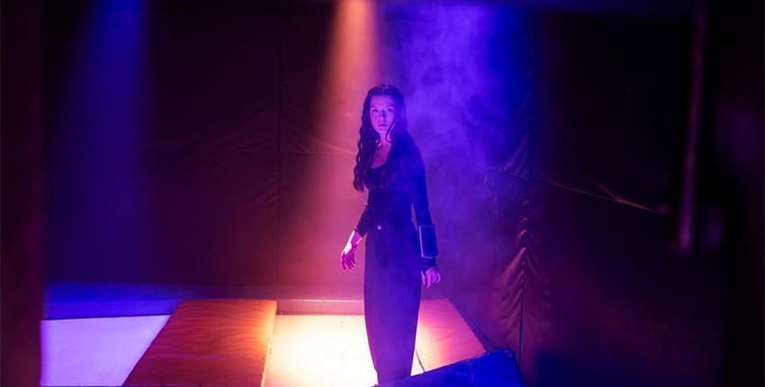 První záběry z českého hororu Thankskilling Day, ve kterém sekáček na maso sehraje hlavní roli