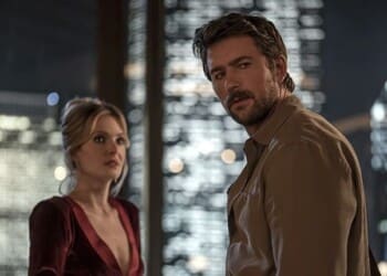 Recenze Zabitý večer: Příjemně nepříjemný zážitek z paranoie v moderním kabátku