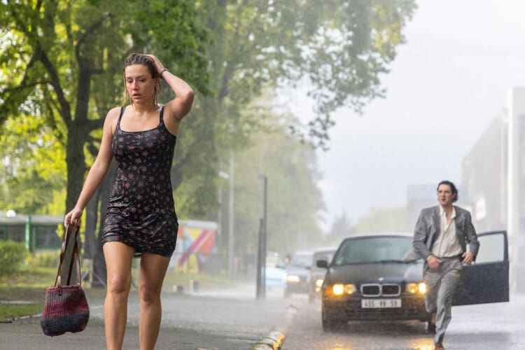 Zběsilá láska (2024)