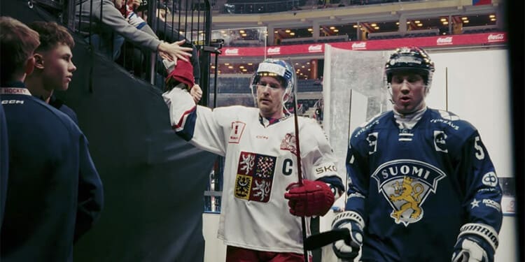 Recenze Zlatá cesta: Film o hokeji, který není ani trochu jako hokej