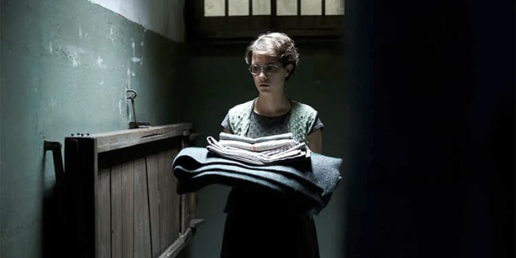 Recenze S láskou, Vaše Hilde: Životopisné drama sází na komornost a intimitu, ale ne každý to dokáže ocenit