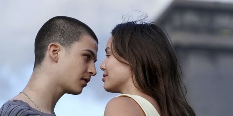 Recenze: Zběsilá láska vypadá fantasticky, ale zápletka je prachsprostá