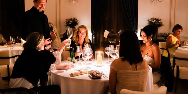 Česko-slovenská adaptace dánského oscarového filmu Chlast, snímek Pod parou, má trailer