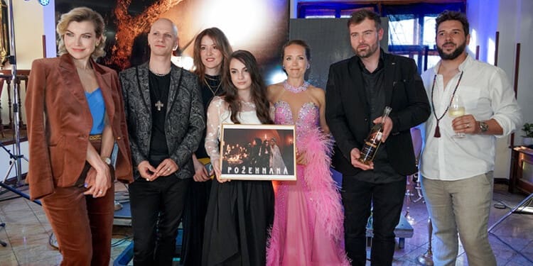 Filmová pohádka Požehnaná umožní Lucii Vondráčkové postavit se na stranu dobra