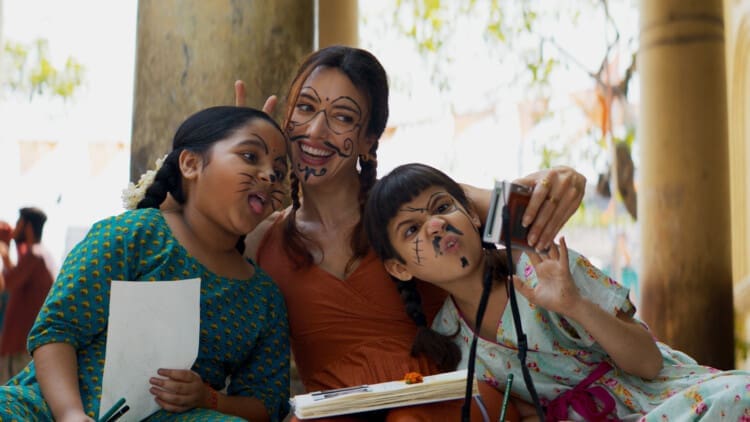 Lásko, neblázni! (2025)