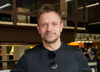 Jiří Mádl o návratu Kolmana ve filmu Džob, natáčení v Berlíně v metru načerno či dítěti na place