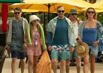 Recenze Nikdo 2: Dovolená, která končí s katanou v oku