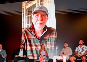 Chuck Norris míří do Prahy a stráví tu hned několik dnů