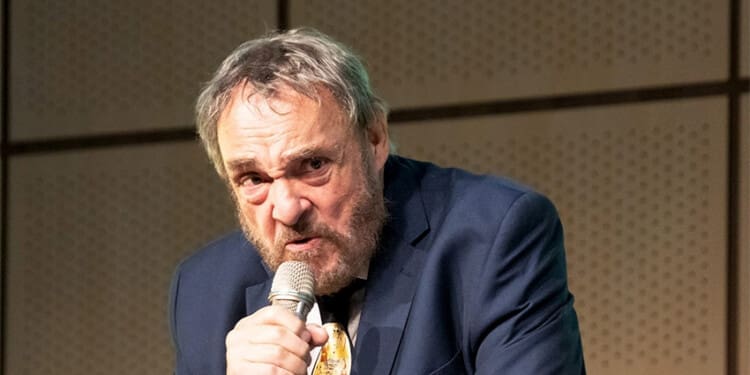 Trpaslík Gimli, herec John Rhys-Davies, bude opět k vidění v Praze