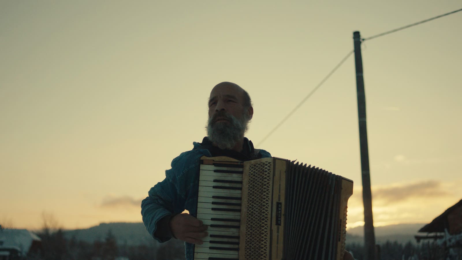 Raději zešílet v divočině (2025)