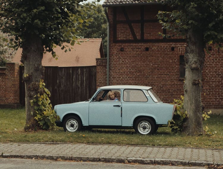 Pohled do slunce (2025)