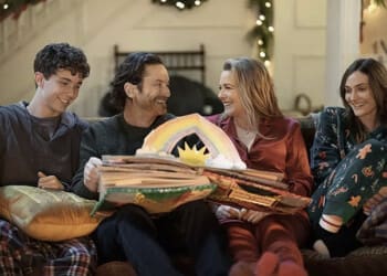 Recenze: Ex pod stromek vám nepokazí Vánoce, ale rozhodně vám je ani nevylepší