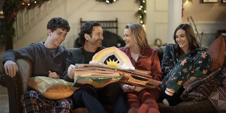 Recenze: Ex pod stromek vám nepokazí Vánoce, ale rozhodně vám je ani nevylepší