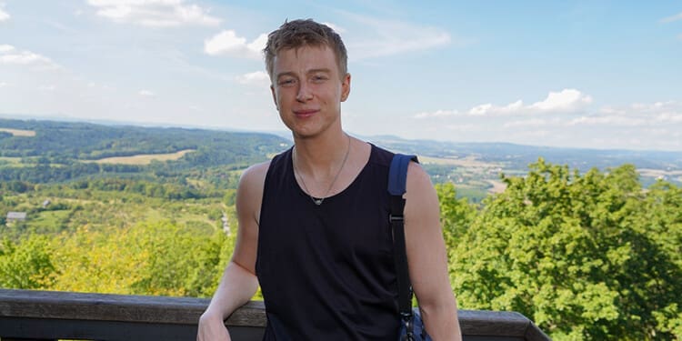 Adam Mišík o roli Tomáše ve filmu Dovolená v Českém ráji, natáčení v exteriérech a adrenalinu