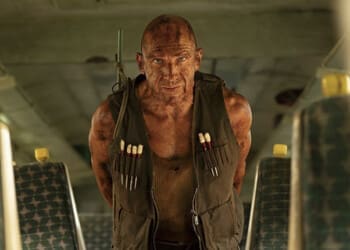 Recenze 28 let poté: Chrám z kostí nabízí svět v troskách, falešného mesiáše a tančícího Fiennese 