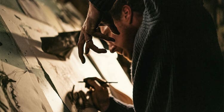 Recenze Křídla smutku: Ne každá bolest potřebuje tělo, aby byla skutečná