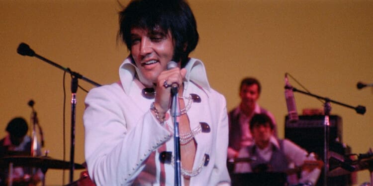 Recenze EPiC: Elvis Presley in Concert: Režisér Baz Luhrmann podruhé oživuje jednu z největších ikon 20. století