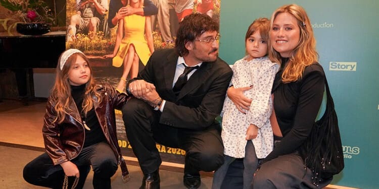 Na slavnostní premiéře Nečekané léto létali papoušci a nechyběla ani početná dětská herecká delegace