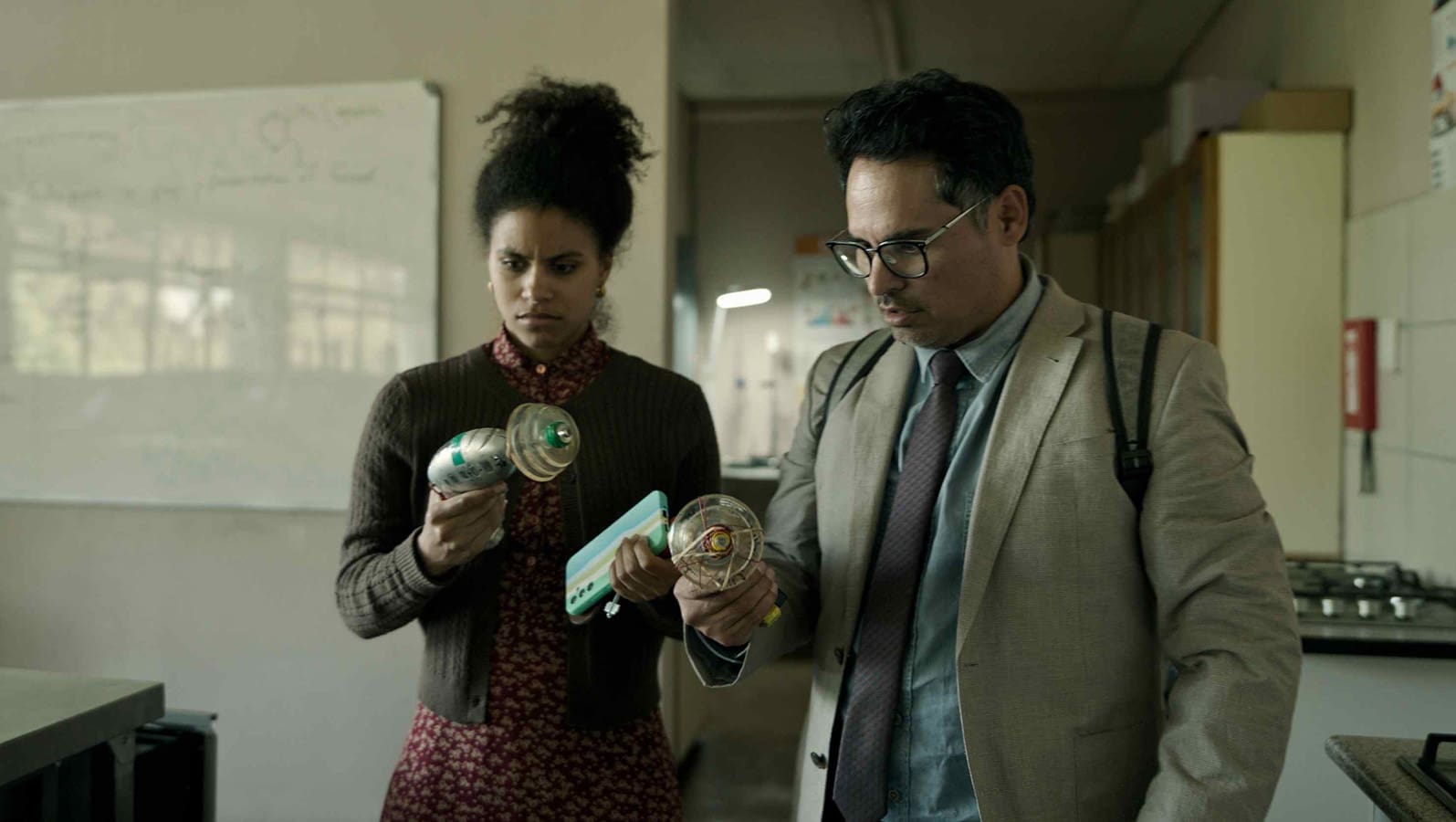 Zlom vaz, bav se, neumři (2025)