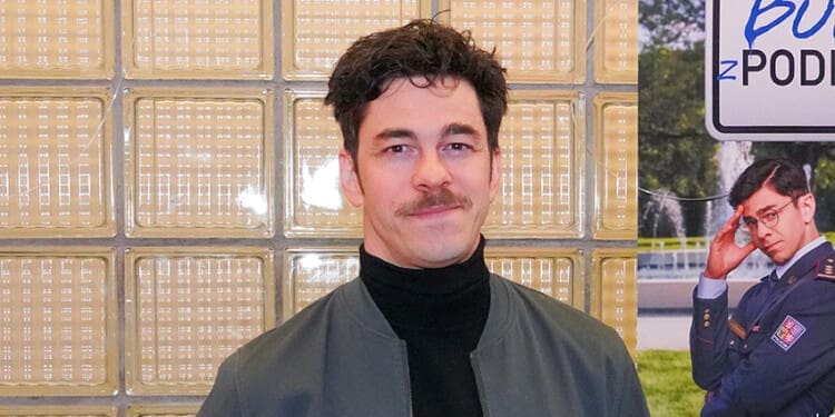 Marek Adamczyk o seriálu Buldok z Poděbrad, žánru, systematičnosti či přezdívce Samostříl